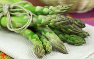 Inilah yang Bikin Air Kencing Bau Setelah Makan Asparagus!