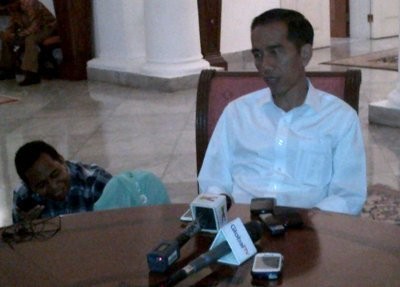 Jokowi 6 Gaya  Gaul  ala Anak  Muda Halaman 2