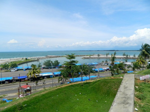 Menyusuri 5 Pantai Cantik Di Bengkulu Foto 5