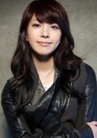 5 Idola KPop Cantik Berlesung Pipi