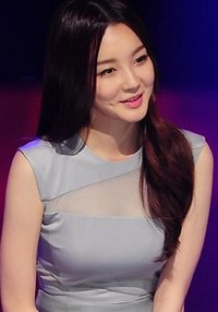 5 Idola KPop Cantik Berlesung Pipi