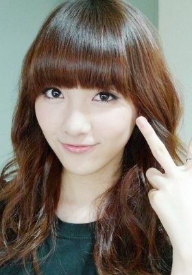 5 Idola KPop Cantik Berlesung Pipi