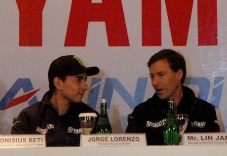 Lorenzo Yakin Bisa Pertahankan Titel