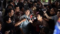 Choel mengaku siap menangggung risiko apa pun setelah pemeriksaan, termasuk kemungkinan jadi tersangka. Ramses/detikFoto.