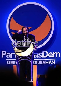 Surya Paloh menyampaikan pidato politiknya.