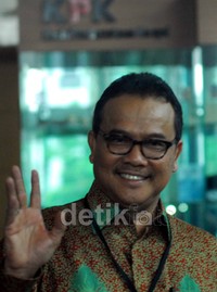 Rusli tidak mau berkomentar banyak terkait pemeriksaannya. Ramses/detikFoto.