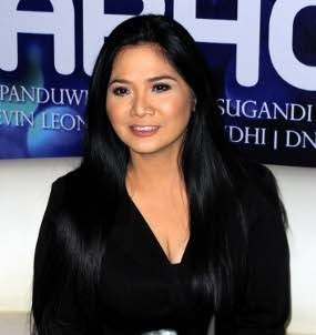 Vina Panduwinata Ikut Prihatin pada Korban Tsunami Plaza UOB