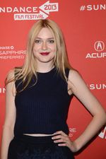 Si Cantik Dakota Fanning yang Makin Dewasa