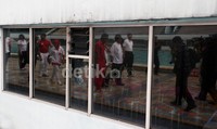 Dalam kunjungan itu Roy mendengarkan keluhan-keluhan para atlet, pelatih, dan pengurus cabang olahraga, termasuk soal minimnya fasilitas latihan. Roy juga menyampaikan gagasannya soal jaminan masa depan atlet dalam kunjungan tersebut.