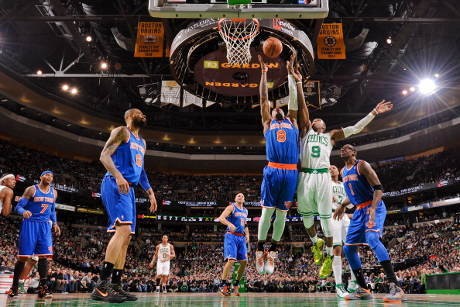 Knicks Pecundangi Celtics