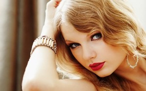 Rahasia Bugar Taylor Swift: Banyak Minum Air Putih dan Hobi Memasak