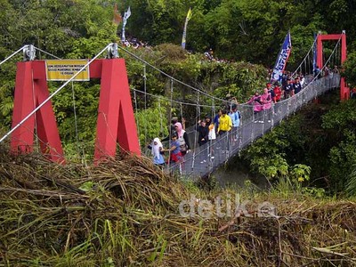 Menjelajah Greatwall Koto Gadang