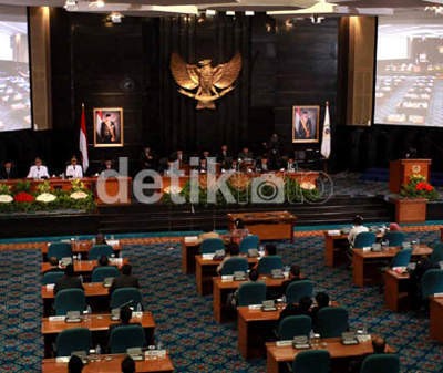 DPRD DKI Naikkan APBD 2013 Rp 3,1 T untuk Dukung Program Jokowi