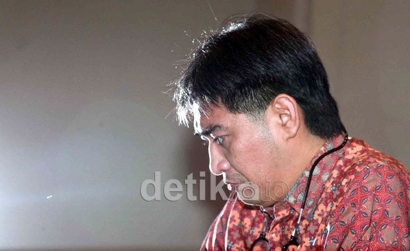 Kasus Hambalang, KPK Telusuri Pengakuan Choel Terima Uang