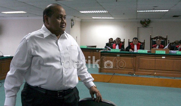 Kasus PLTU Tarahan, KPK Perpanjang Pencegahan Emir Moeis