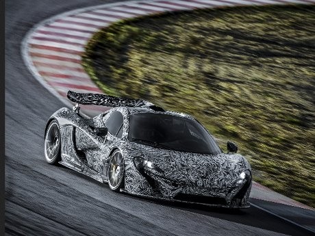 Lihat Aksi McLaren P1 di Lintasan Sebelum Diproduksi