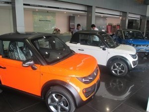 Mobil Listrik Mungil dari Italia Nongkrong di Radio Dalam