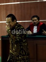 Zulkarnaen & Anaknya Jalani Sidang Perdana
