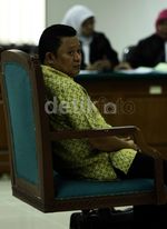 Amran Minta Dihukum Ringan