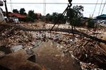 Sampah Sisa Banjir di Kalibata Dibersihkan