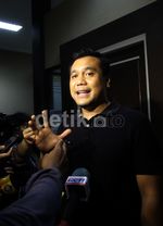 Wanda Hamidah Dijenguk Mantan Suami