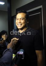 Wanda Hamidah Dijenguk Mantan Suami