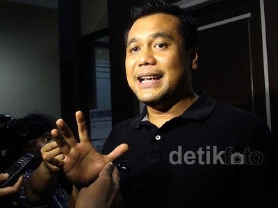 Wanda Hamidah Dijenguk Mantan Suami