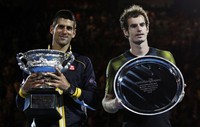 Sementara itu Murray harus mengubur mimpinya memenangi dua Grand Slam secara beruntun, setelah ia merengkuh yang pertama dalam kariernya di Amerika Serikat Terbuka 2012, di bulan September. REUTERS/Daniel Munoz.