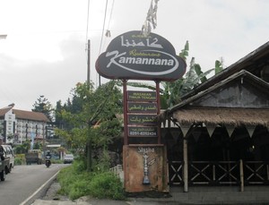 Ahlan wa Sahlan! Ini Dia Base Camp Turis Arab di Puncak