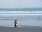 Ternyata, Pantai Kuta Bisa Sepi