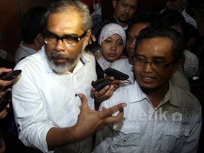 Ketua Komnas Anak Jenguk Wanda Hamidah