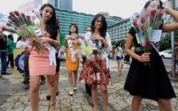 Para wanita cantik ini siap beraksi.