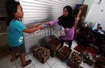 Korban Banjir Terima Makanan Gratis