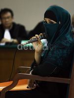 Ditanya Kasus Korupsi PLTS, Neneng Bingung