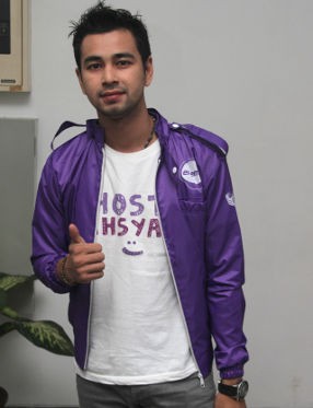 Jenguk Raffi Ahmad Cs, Baim Wong Bawa Dua Bungkusan Starbucks