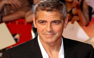 Secara Diam-diam, George Clooney Menraktir Seorang Pria di Jerman