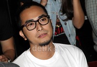 Setahun pasti ada sekali berlibur ke luar negeri. Istri gue suka traveling banget, suka menyasarkan diri di negara nggak jelas, ujarnya. Ayya/detikHOT.