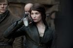 Aksi Jeremy Renner & Gemma Arterton di Hansel & Gretel