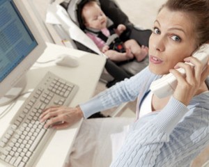 Taktik yang Dilakukan Para Ibu Agar Tetap Bisa Kerja & Urus Anak