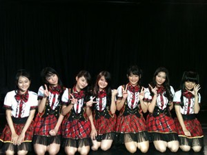 JKT48 Sukses Menggelar Konser Amal Bagi Korban Banjir Jakarta