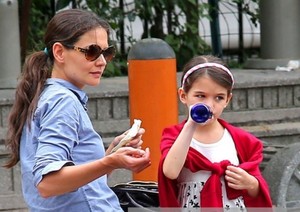 Siapa Sangka 10 Seleb Hollywood Ini Naik Penerbangan Ekonomi