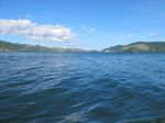 Naik Perahu Keliling Danau Sentani, Rasanya Seperti di Laut