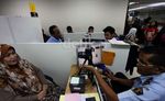 Melihat Cara Kerja Petugas Imigrasi