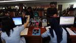 Melihat Cara Kerja Petugas Imigrasi