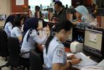 Melihat Cara Kerja Petugas Imigrasi