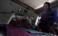 Warga pun tampak antusias mengikuti kursus-kursus tersebut.