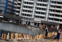 Sementara yang lainnya sibuk mencari ikan.