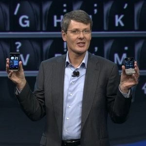 Perkenalkan, Ini Dia BlackBerry Q10 dan Z10