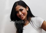 Ketatnya Kaus Putih Jessica Iskandar
