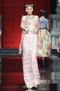 Jakarta, Indonesia - 25 Januari 2013. Sebastian Gunawan La Route De La Soie at Ballroom Hotel Mulia. Senayan, 25 Januari 2013 Jakarta. [Foto: Mohammad Abduh/Wolipop]